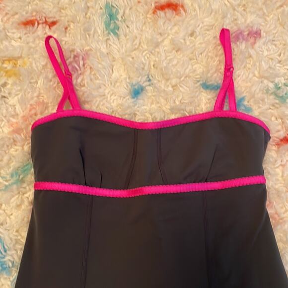 Lululemon Gray and Hot Pink Ariel Top Size 4 - Picture 2 of 7